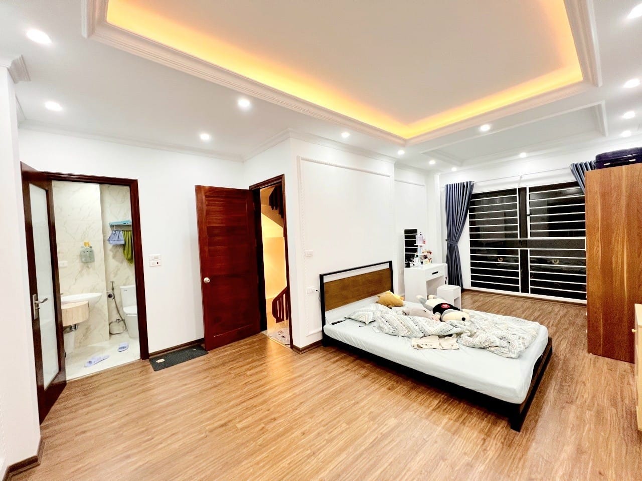 BÁN NHÀ ĐỐNG ĐA - TÔN ĐỨC THẮNG - 5 TẦNG - 5,6 TỶ