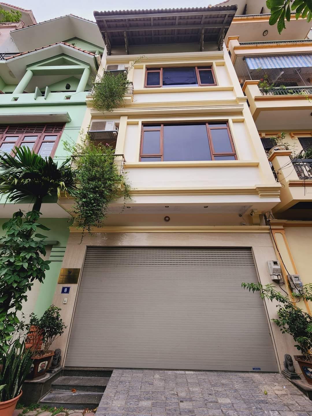 BÁN GẤP NHÀ VÍP NHẤT CẦU GIẤY - 81M- GIÁ CHỈ 21.5 TỶ