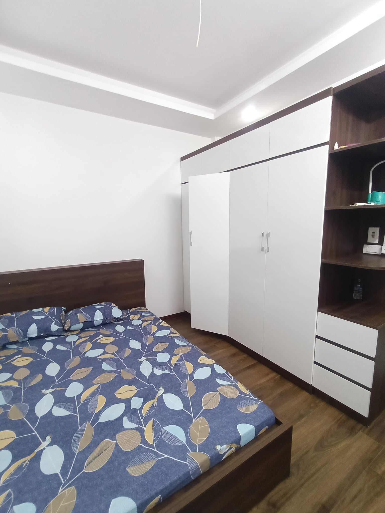 Bán căn nhà 65m2 phố Âu Cơ, Tây Hồ 2 Ô tô tránh Mặt tiền khủng Kinh doanh đỉnh 6.3 Tỷ