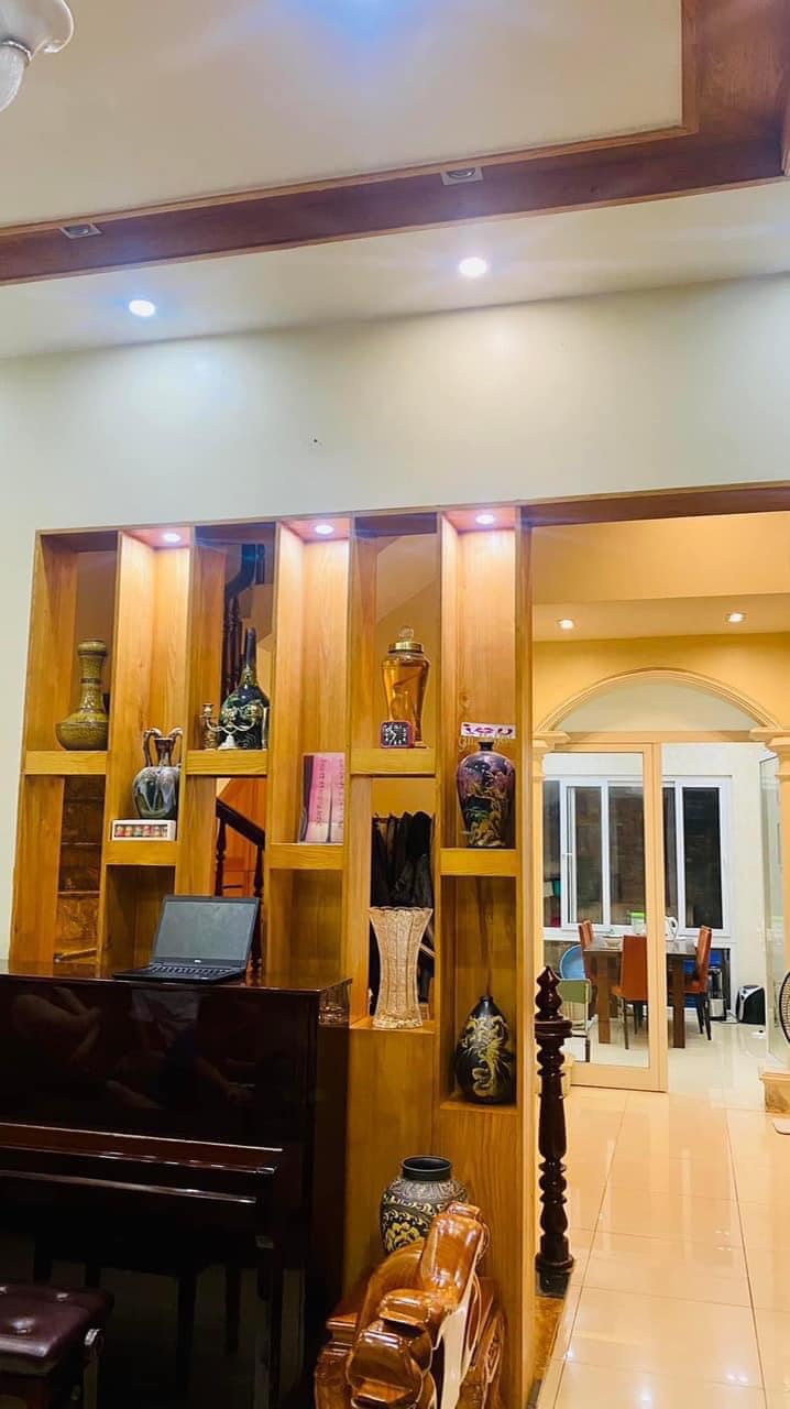 Bán căn nhà 65m2 phố Âu Cơ, Tây Hồ Gara Ô tô tránh Mặt tiền đẹp Kinh doanh đỉnh 6.1 Tỷ