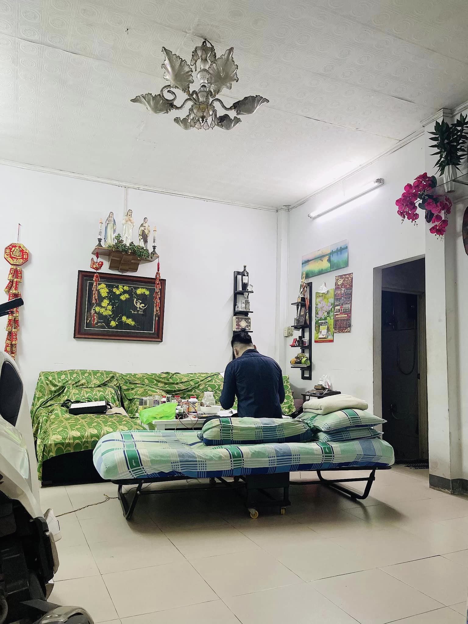 Bán nhà Tôn Thất Tùng Quận 1 - 37m2 - Hẻm xe hơi - Ngang 6m - 10m ra mắt tiền - Giá 7.5 tỷ.