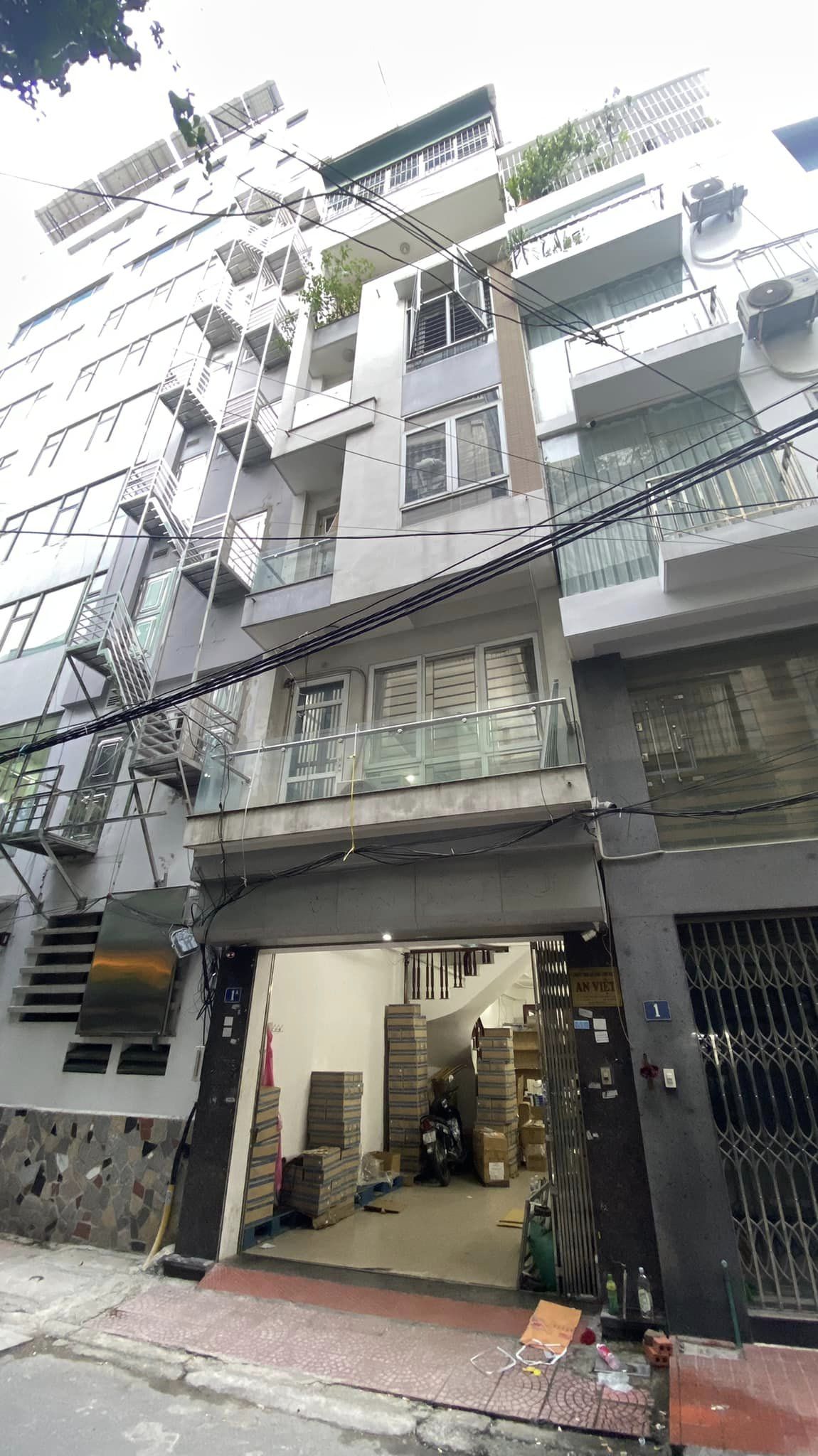 BÁN NHÀ PHÂN LÔ VỈA HÈ Ô TÔ TRÁNH - GÓC HOÀNG VĂN THÁI - TÔ VĨNH DIỆN: 58M2, 6T, 13 TỶ, MT 4.2M