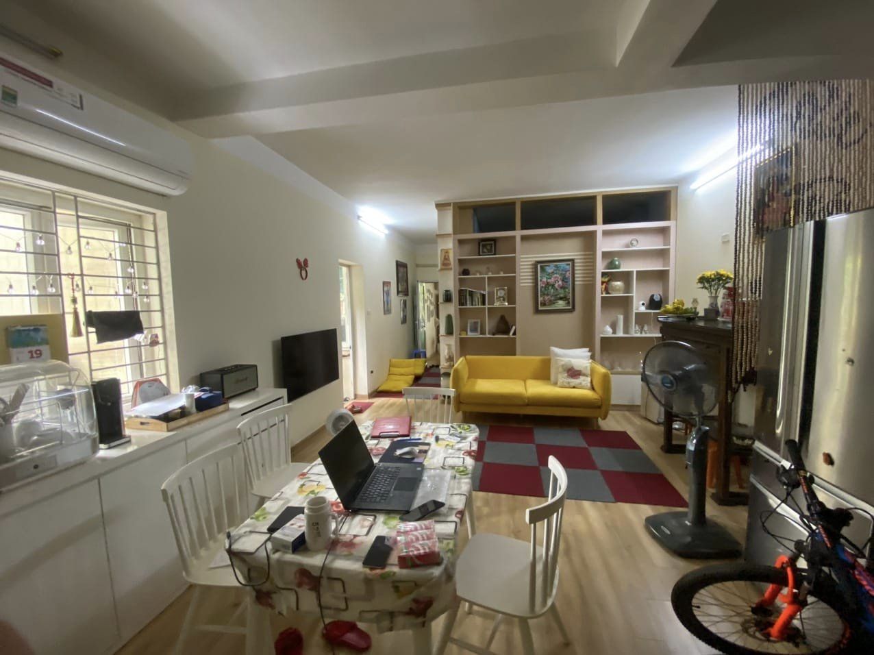 Nhà ở có lộc bán chuyển nhà to căn 2pn2vs lô góc quận cầu giấy