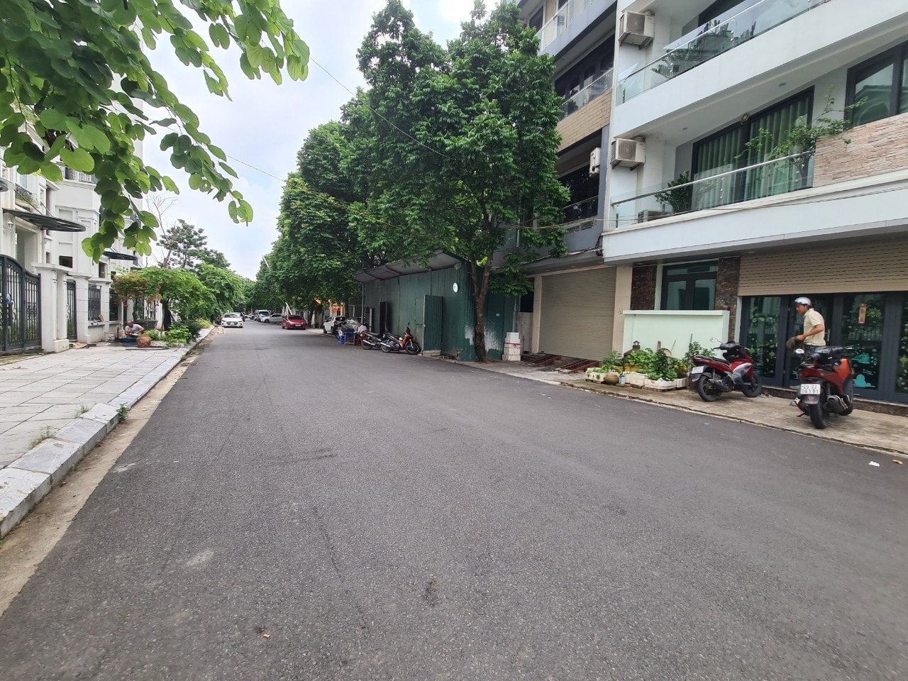 SIÊU HIẾM!! – VÕ CHÍ CÔNG – 47M2 x 5T x MT 5.75m – THANG MÁY – GARA – OTO TRÁNH – GIÁ CỰC TỐT: 13.4 TỶ !!