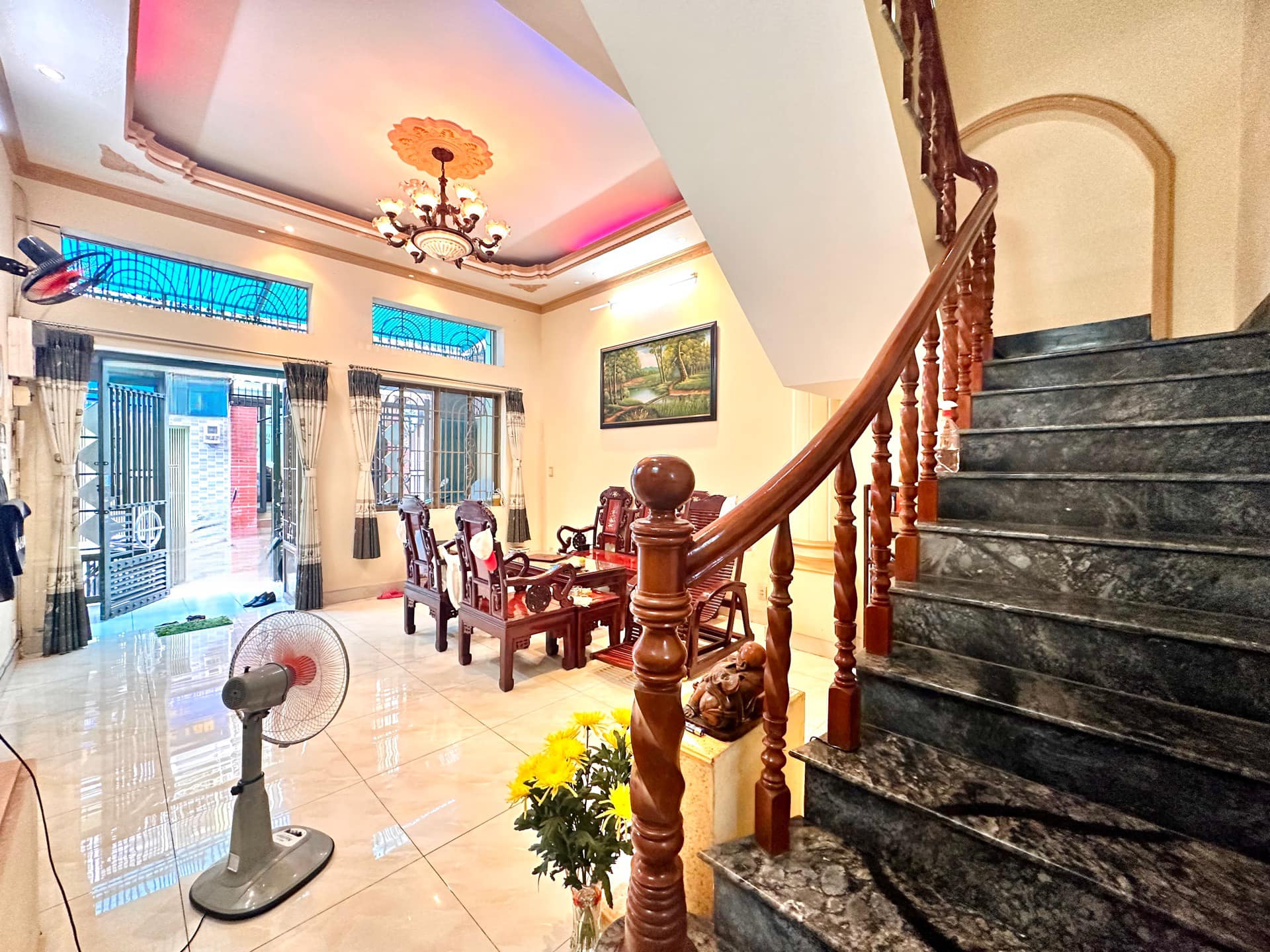 Hàng thơm Q10 XUẤT HIỆN, HXH, nhà đẹp 3 tầng, CMT8, 4PN, 4WC, ngang 5m*12m, nhỉnh 9 tỷ