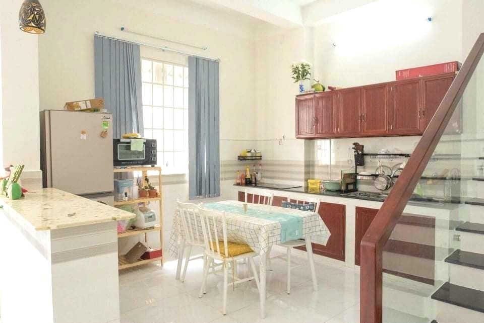 BÁN NHÀ HXH Lạc Long Quân, Tân Bình 2 tầng 45m2 (7,5x6). Nhà đẹp ở ngay. Giá chỉ 5,4 tỷ