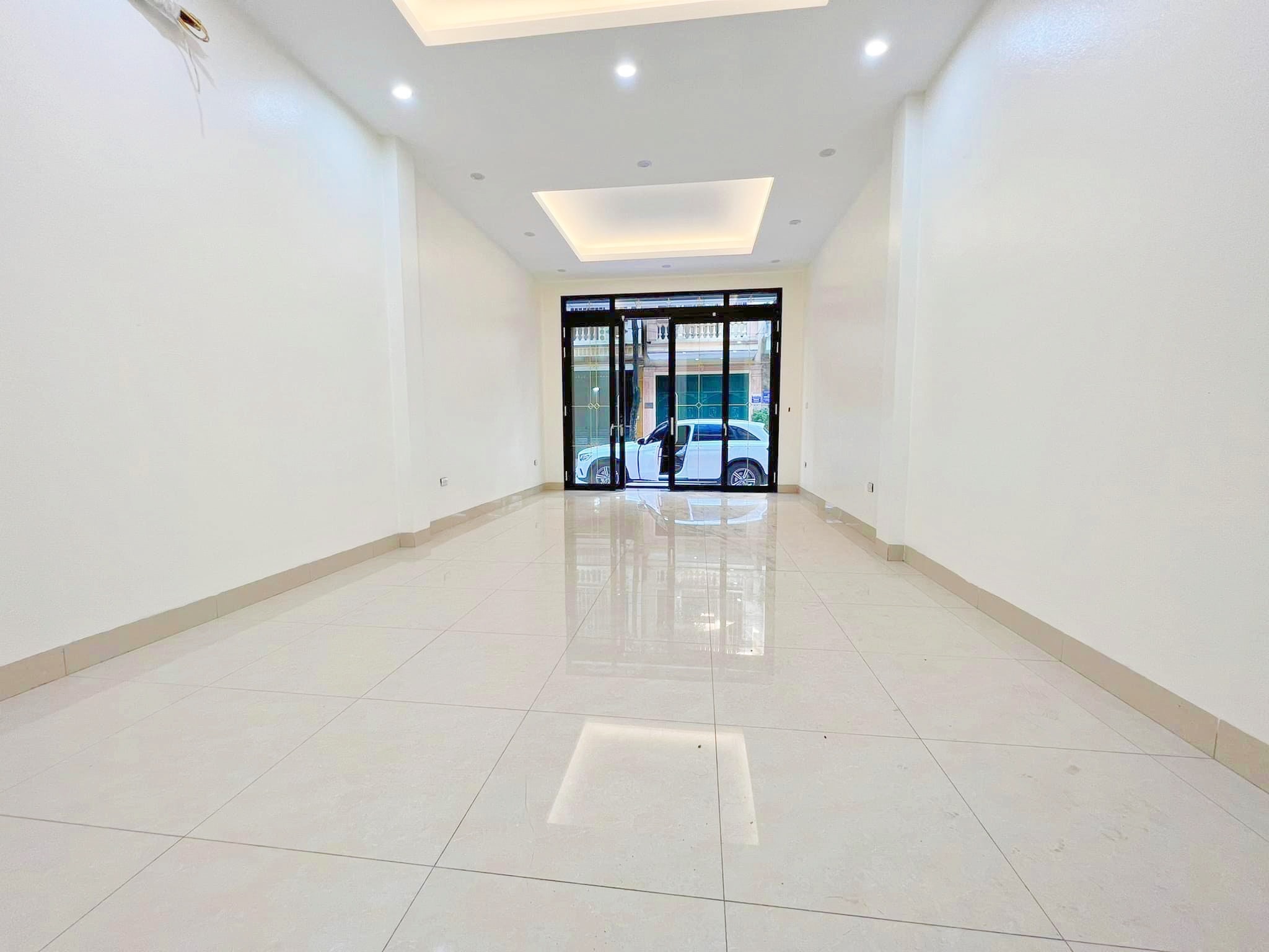 CHỦ GỬI BÁN NHÀ 7 TẦNG KDT ĐẠI KIM-HOÀNG MAI, THANG MÁY,Ô TÔ 45 CHỖ TRÁNH NHAU - HAI MẶT THOÁNG - PHÂN LÔ- KINH DOANH .14,X TỶ