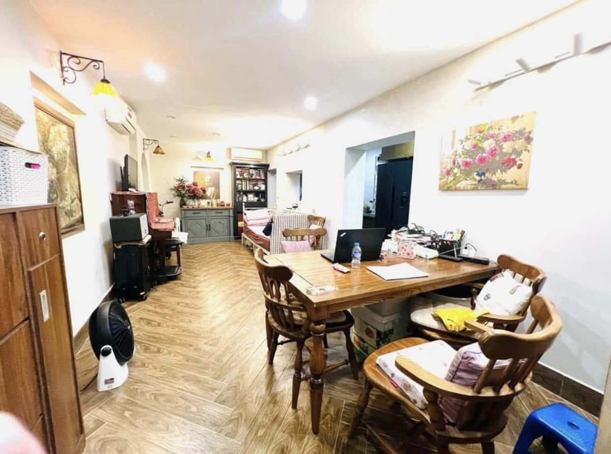 Tập thể tầng 2 Trung Tự, tặng nội that, ô tô, thuongs trước sau 80m, SĐCC.