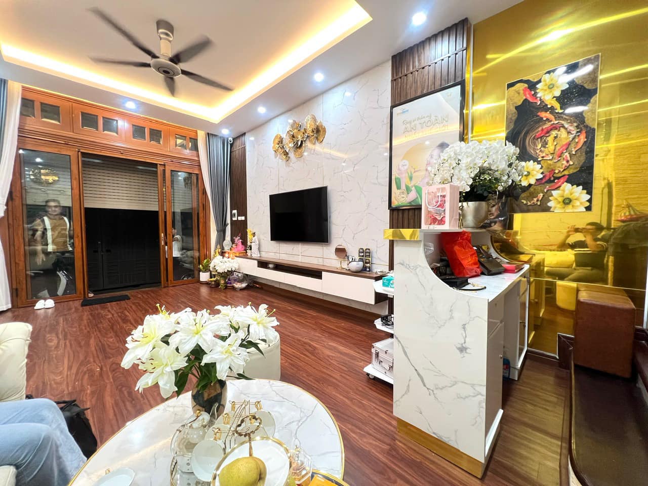 Bán nhà ngõ Xuân Đỉnh DT: 44m Xây 6 tầng Mt: 4.4mm oto đi qua ngõ kinh doanh