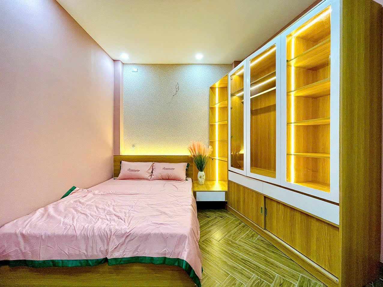 ChủNgợp Giảm1tỷ,Bán Rẻ Nhà Hẻm Ôtô LýThườngKiệt,P8,Tân Bình Giáp Q10,92m2,4Tầng,Ngang 4.5m,7tỷ2