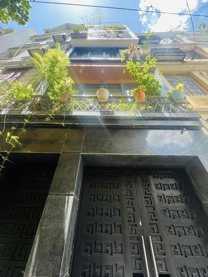 NHÀ ĐẸP 5 TẦNG NGUYỄN NGỌC VŨ, CẦU GIẤY - GẦN PHỐ - YÊN TĨNH, Ở SƯỚNG - DT 44M2