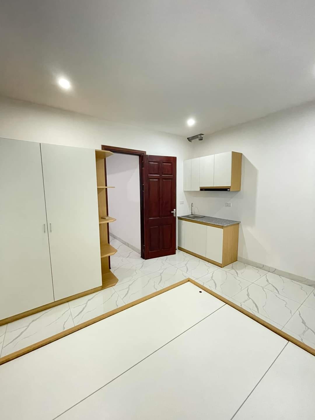 Tuyệt vời !! Nhà mới koong , thang máy 5 tầng trung tâm cầu giấy 57.2 m chỉ 9 ty9 còn thượng lượng mạnh, cho thuê dòng