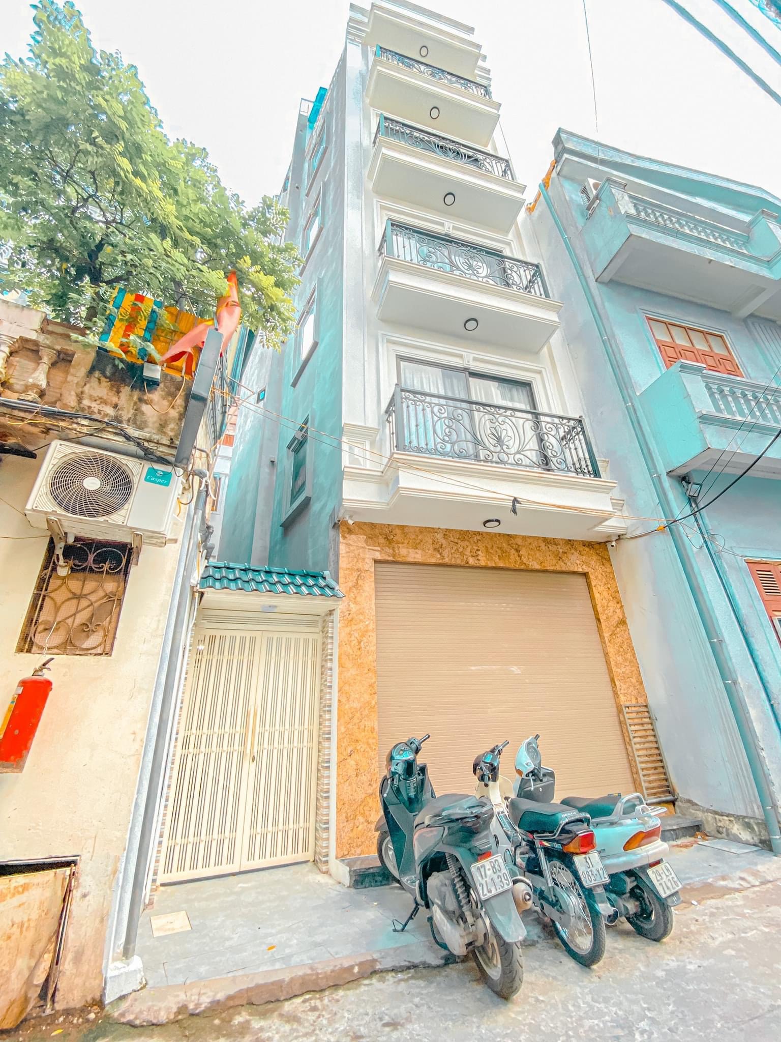 BÁN NHÀ THANH NHÀN QUẬN HAI BÀ TRƯNG - 65M 5 TẦNG MT 4M - NHỈNH 6 TỶ OTO ĐỖ CỔNG NHÀ MỚI ĐẸP FULL NỘI THẤT Ở SƯỚNG