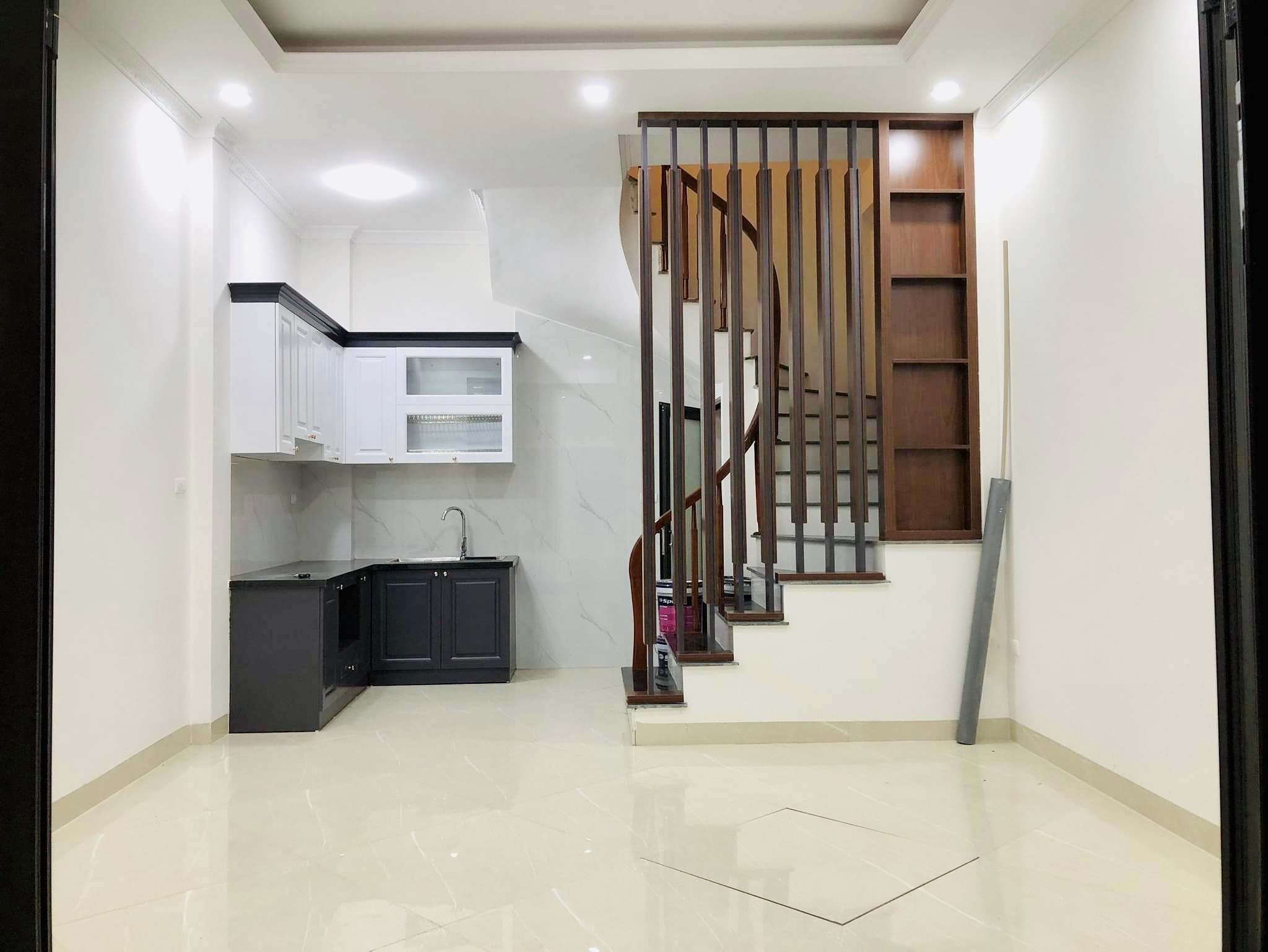 BÁN NHÀ MAI ĐỘNG QUẬN HOÀNG MAI - 30M 5 TẦNG MT 4.5M - NHỈNH 4 TỶ NGÕ RỘNG NHÀ ĐẸP 10M RA OTO TRÁNH NGÕ THÔNG