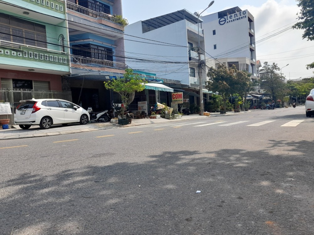 Nhà 2 MT Nguyễn Thế Lộc, dt 123m2. sát sông Hàn,đường 10,5 m,giá đầu tư