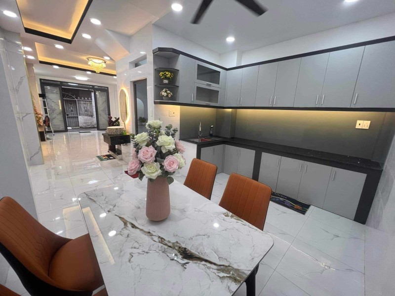 Nhà Mới Ở Ngay Âu Dương Lân Quận 8, 50m2 (4.2 x12m), 3Tầng, Ngay Cầu Chữ Y.