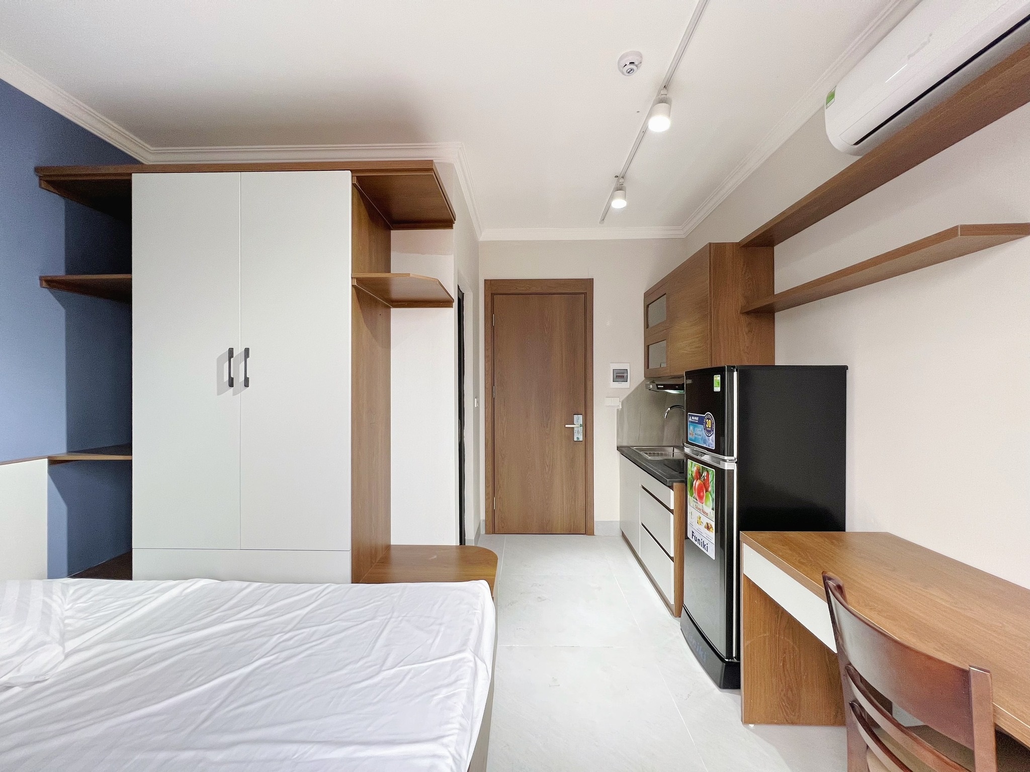 Bán tòa CCMN 147 Triều Khúc, 116m2x8T, 35PKK, dòng tiền 120tr/th, 17 tỷ