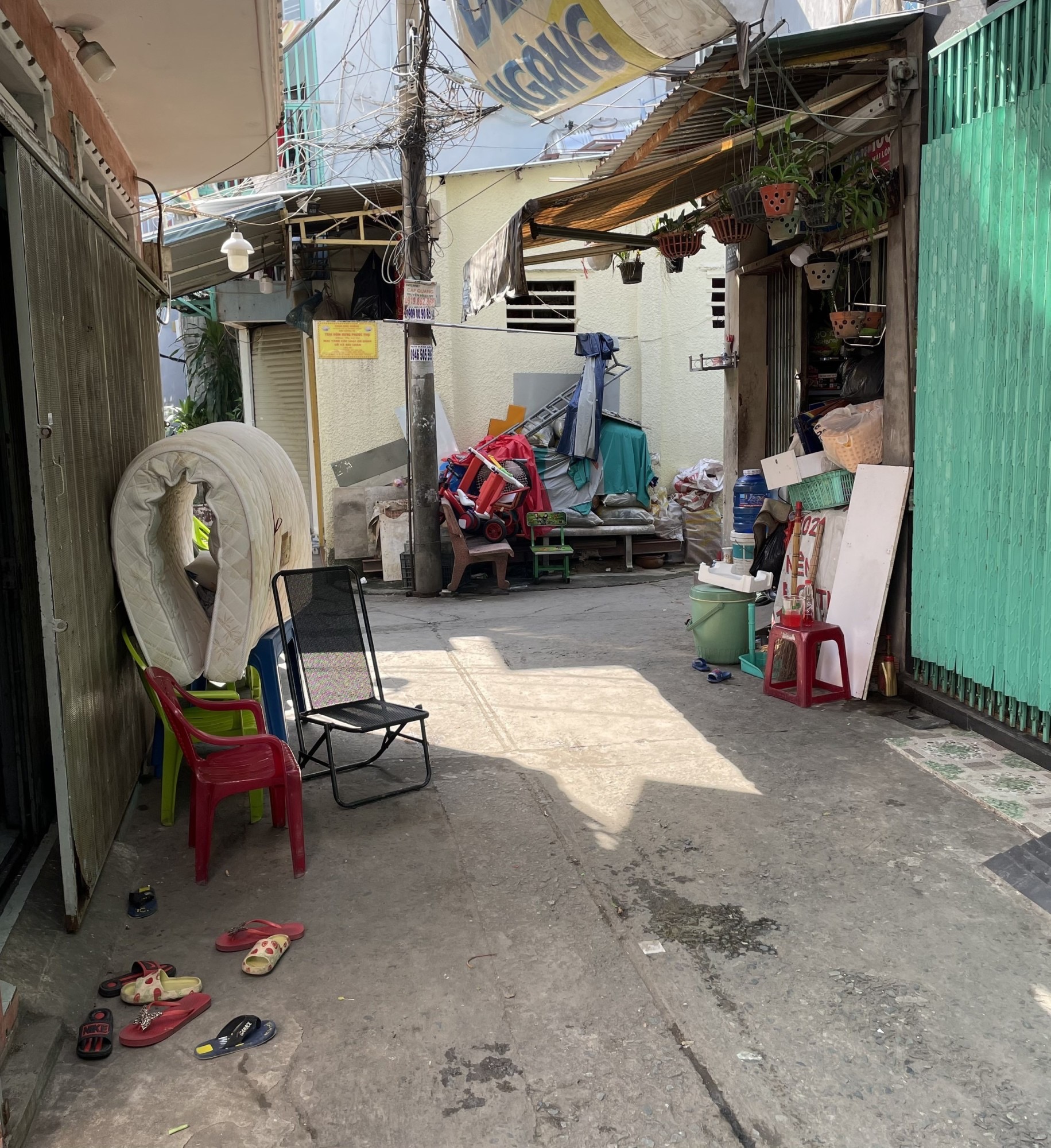 BÁN NHÀ HẺM XE HƠI.HUỲNH VĂN CHÍNH. TÂN PHÚ.30M2.2TẦNG.3T.Ỷ