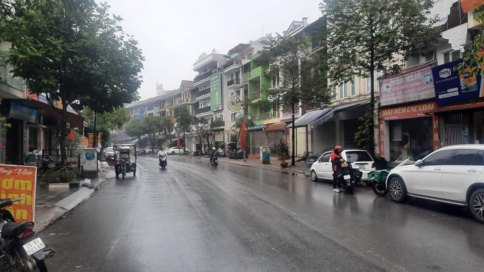 Bán tòa CCMN cuối đường Chiến Thắng, 100m2, 9 tầng, 35PKK, giá 13.5 tỷ.