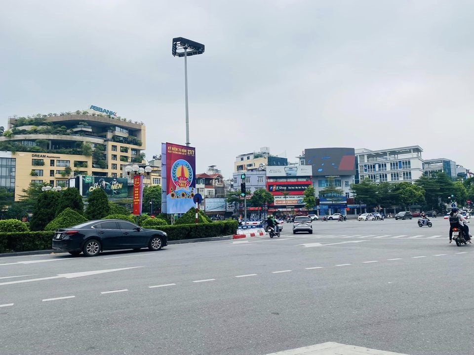 Bán nhà Xã Đàn, Đống Đa, 60m2, MT6m, lô góc, ô tô sát cửa giá 6 tỷ