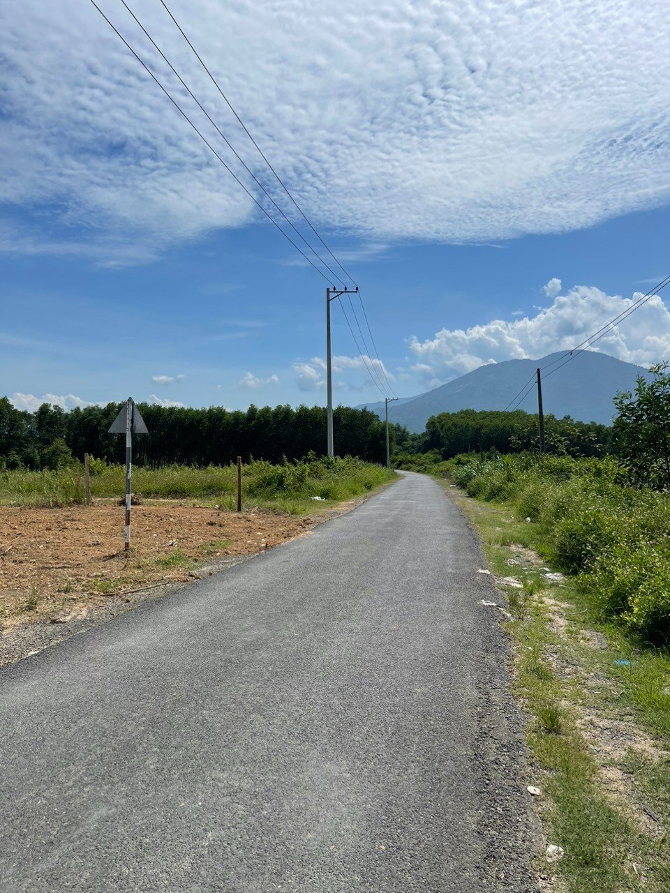 BÁN ĐẤT DIÊN ĐỒNG MẶT ĐƯỜNG NHỰA THÔNG LIÊN XÃ.