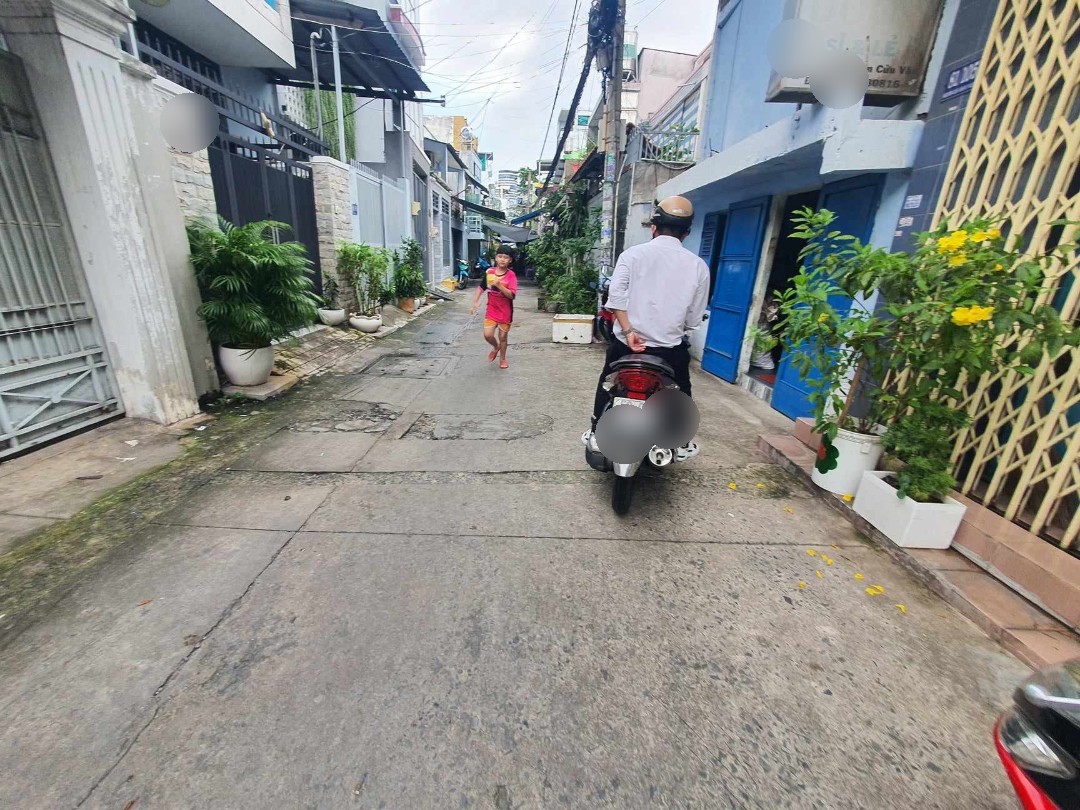 Bán nhà hẻm 5 mét Nguyễn Cửu Vân. 1 chủ từ đầu, DT 5,4x12m