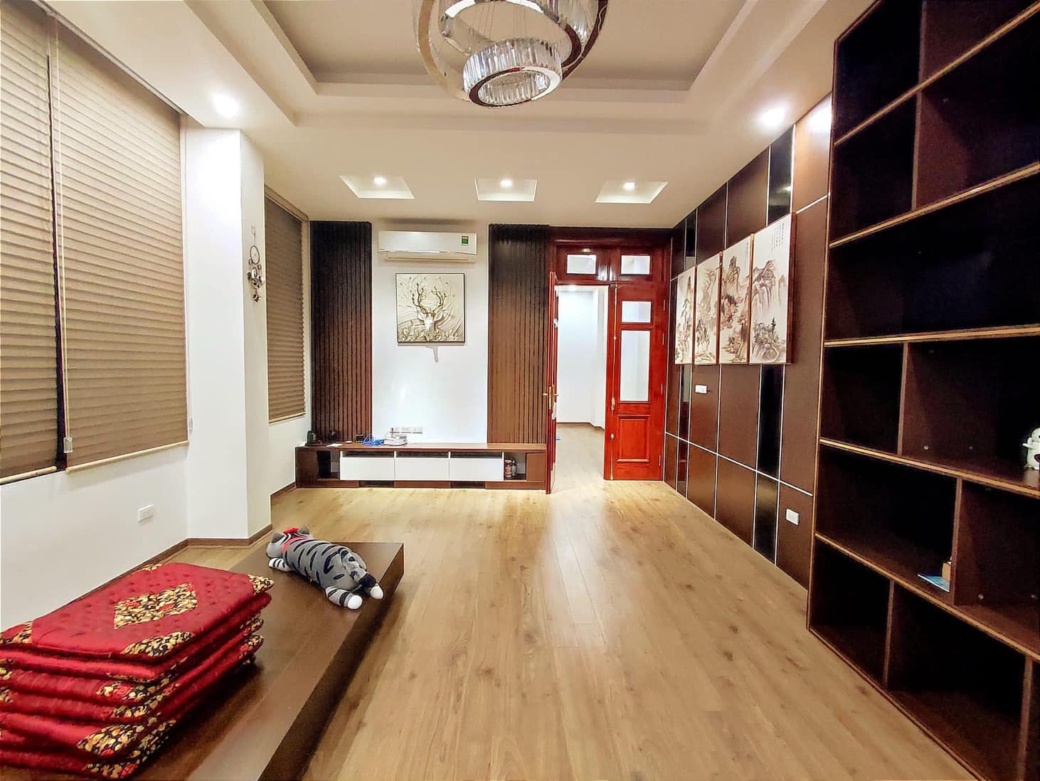 Bán nhà 92m2 phố Âu Cơ, Tây Hồ Gara 2 Ô tô Vỉa hè đẹp Kinh doanh siêu tốt 9.3 Tỷ