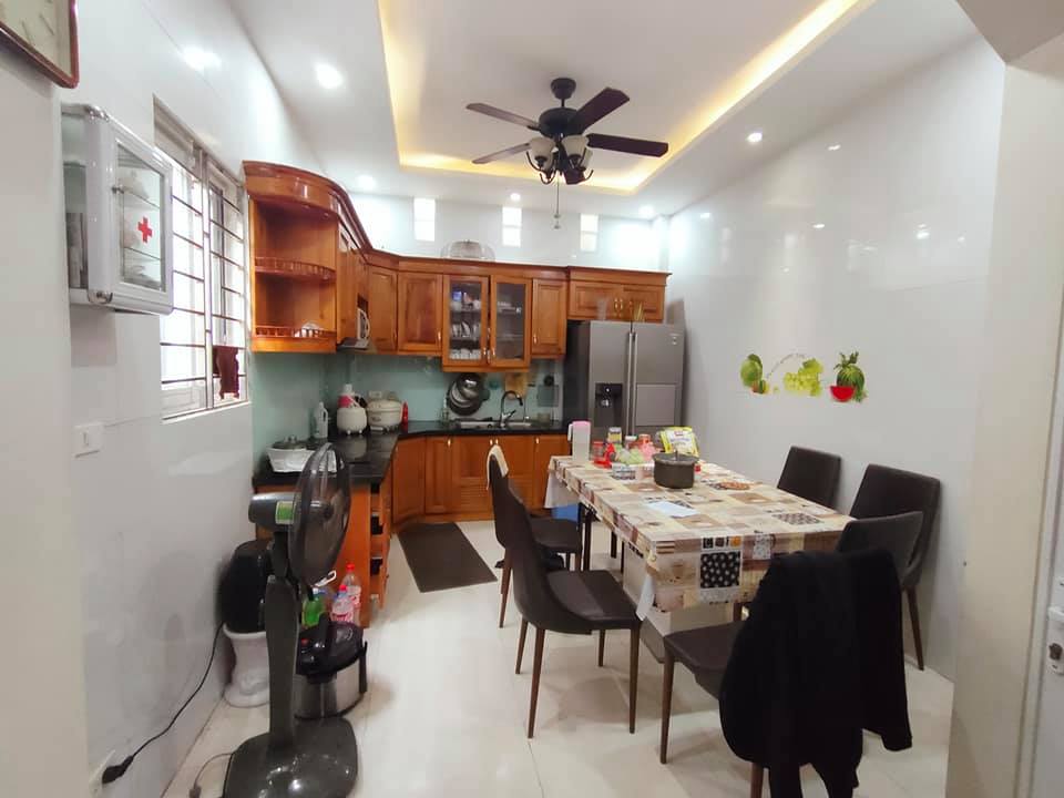 BÁN ĐẤT TẶNG NHÀ 3T NGÔ QUYỀN VỊ TRÍ ĐẮC ĐỊA, PHÂN LÔ, Ô TÔ TRÁNH BA GÁC, NGÕ THÔNG BÀN CỜ, KINH DOANH 32m NHỈNH 2 TỶ