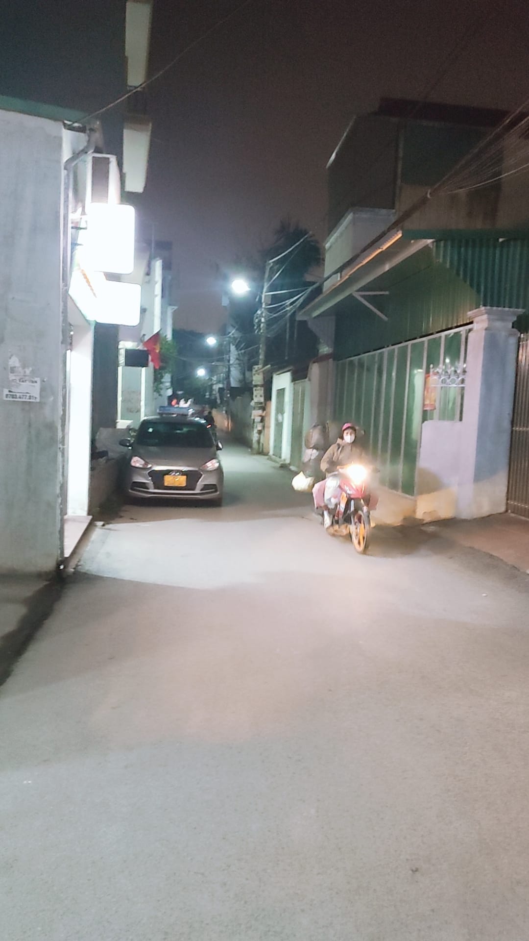 Cần bán gấp nhà Yên Hòa còn mới ở luôn, gần chợ, trường học, ngõ thông, 35m 4T chỉ 2.05 tỷ.