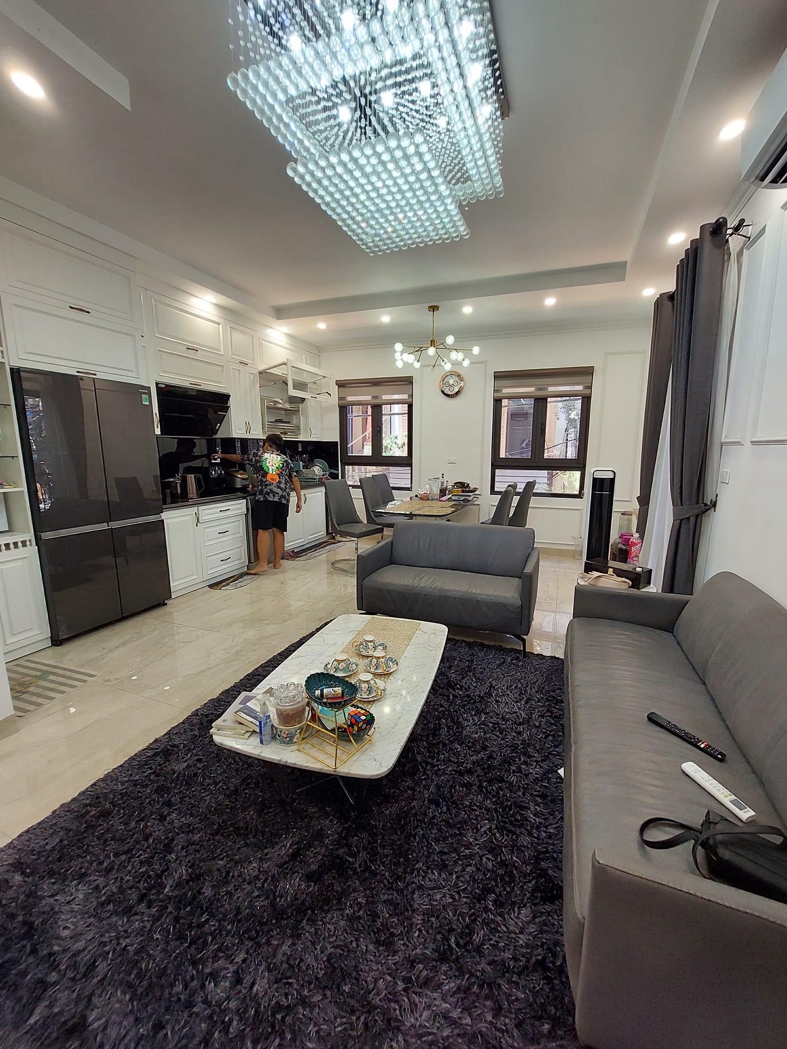 BÁN NHÀ PHỐ ĐỖ QUANG, 2 THOÁNG, GẦN PHỐ, THANG MÁY, VỈA HÈ, Ô TÔ TRÁNH, KINH DOANH ĐỈNH.