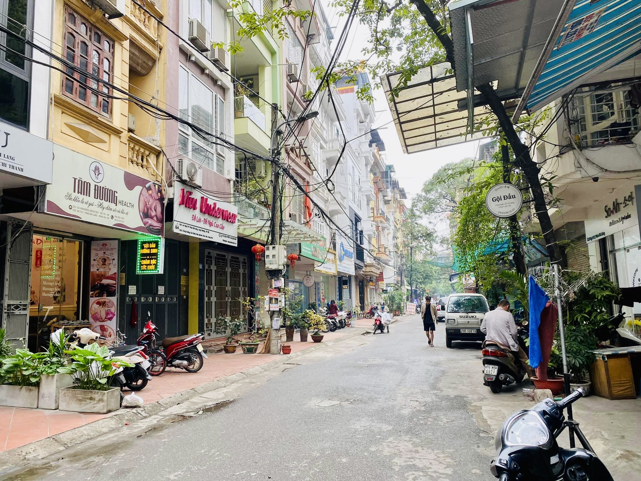 BÁN NHÀ PHÂN LÔ PHÁO ĐÀI LÁNG QUẬN ĐỐNG ĐA - 30M 6 TẦNG MT 3.8M - NHỈNH 9 TỶ 3 OTO TRÁNH VỈA HÈ RỘNG KINH DOANH BẤT CHẤP