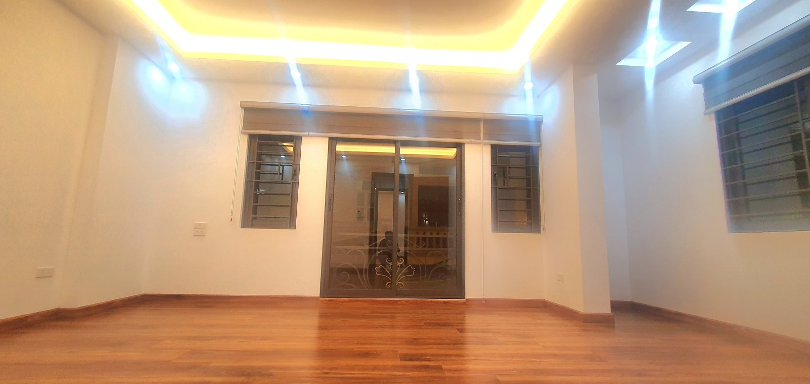 Bán nhà Ngô Gia Tự, Dt 51m, nhà 4 tầng giá gần 4 tỷ.