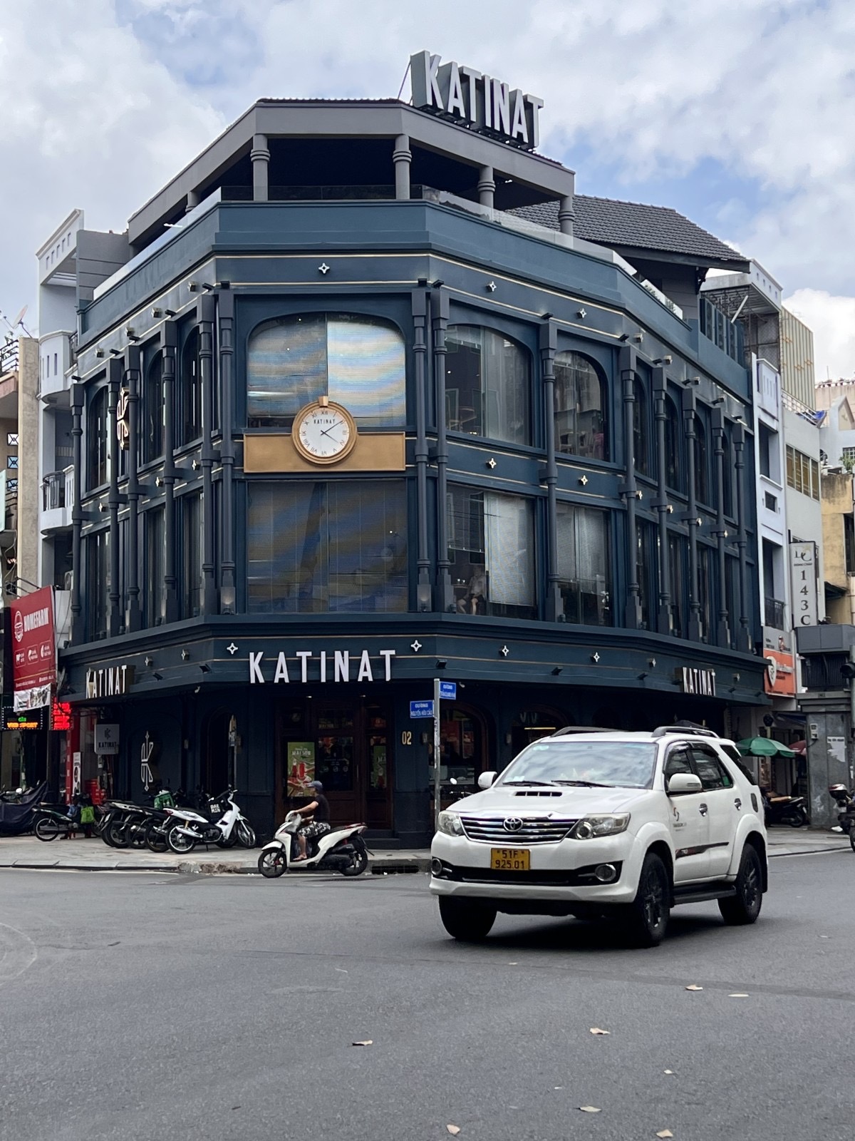 Siêu rẻ Quận 1 Trần Khắc Trân - Chỉ 4.5 tỷ - 45m2 - nhà 2 tầng - Giá thương lượng.