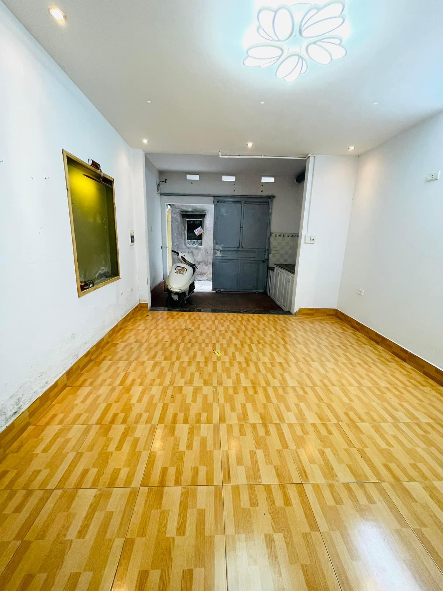 BÁN NHÀ NGÕ 169 HOÀNG MAI - 30M 2 TẦNG MT 3.5M - CHỈ NHỈNH 2 TỶ SỔ RIÊNG ĐẸP NGÕ NÔNG ĐẦU TƯ GIỮ TIỀN CHO THUÊ