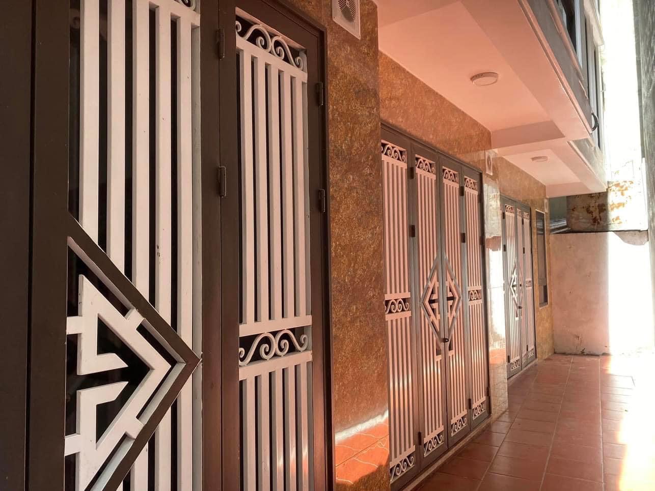 Nhà mới tinh, KHƯƠNG ĐÌNH_ THANH XUÂN, Chỉ 4tỷ FULL NỘI THẤT, CHỈ VIỆC XÁCH VALI VỀ Ở NGAY. + Diện tích: 35m2x 5 tầng, mt 3,9m
