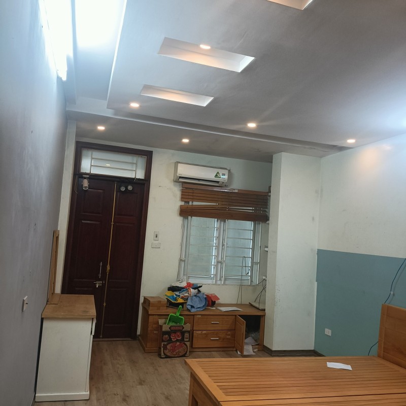 Bán nhà Hào Nam 40m2 4 tầng, 2 thoáng, gần oto, chỉ 4.25 tỷ