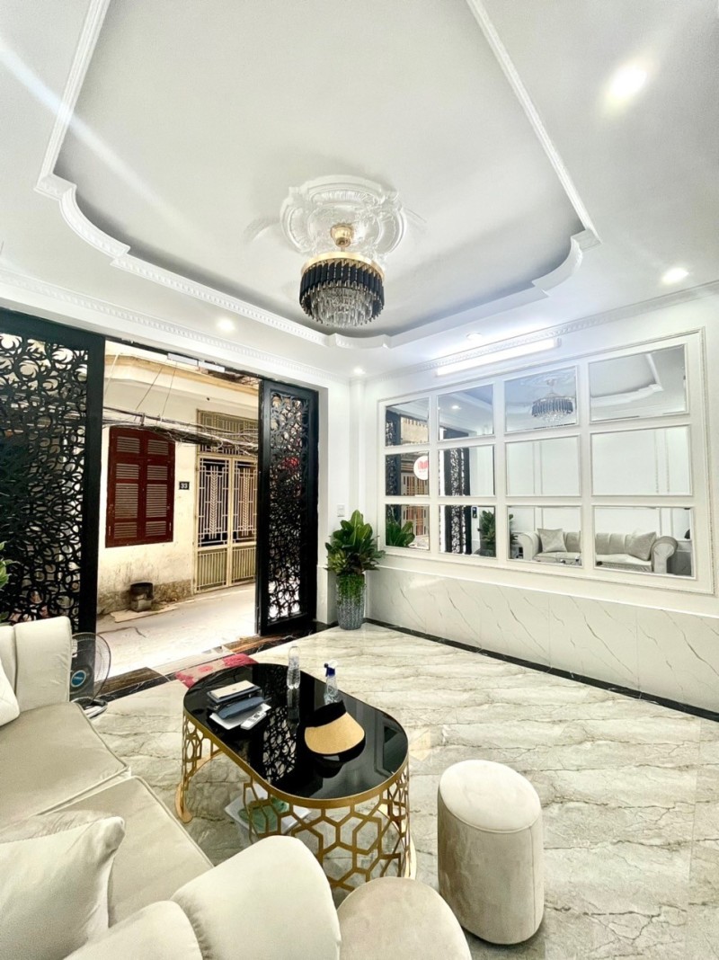 Bán nhà Thái Hà 33m2 5 tầng, ngõ nông, thông tứ tung, dân trí cao, an sinh đỉnh, 4,5 tỷ,