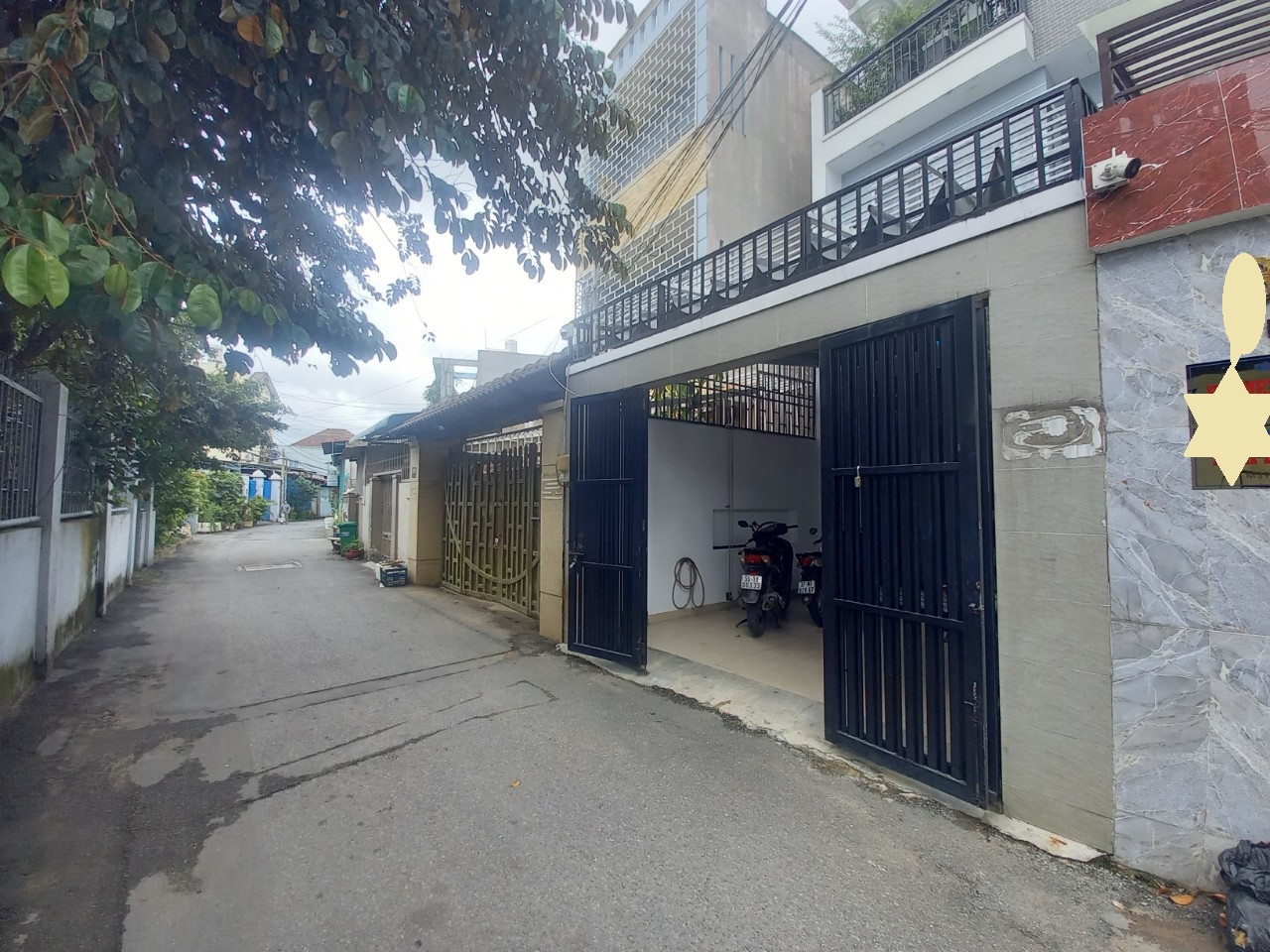 7.35 tỷ- Bán nhà mặt tiền trung tâm Quận 2- 77m2- 3 tầng mới cứng-Nội thất hiện đại.