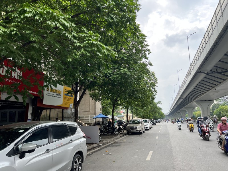 Bán 115m2 nhà đất xây vp, ccmn- Ngã Tư Sở, Nguyễn Trãi- MT 9M- vỉa hè, oto, 2 thoáng.