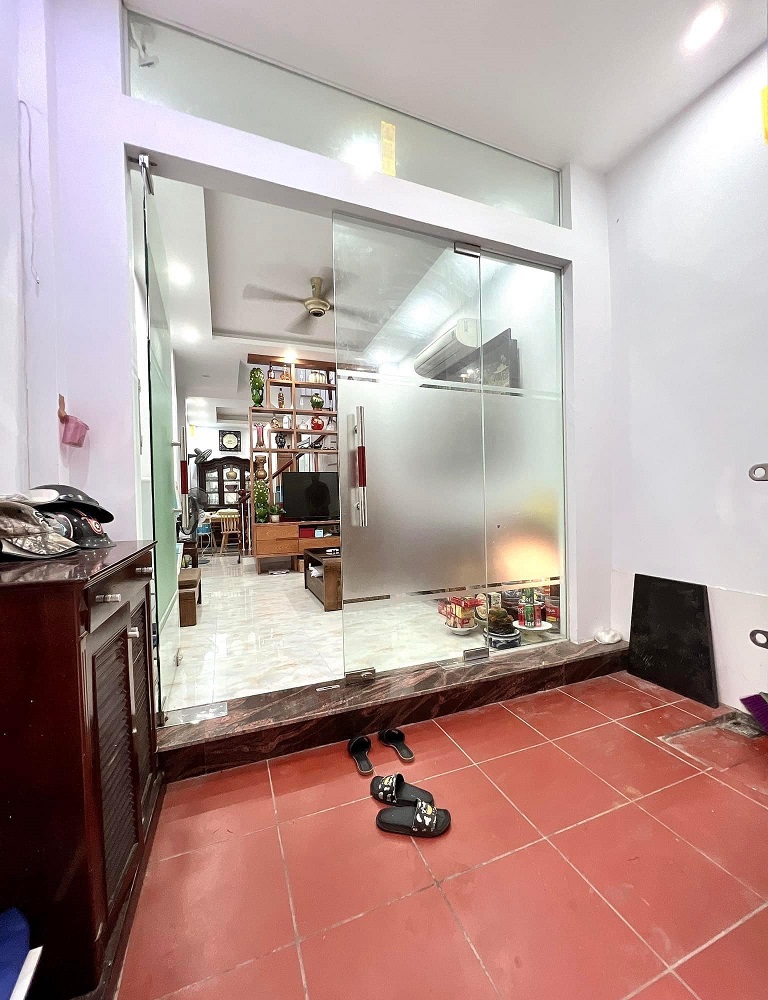 SIÊU PHẨM VŨ PHẠM HÀM, NHÀ ĐẸP 2 THOÁNG – DÂN TRÍ CAO, NGÕ YÊN TĨNH 42m2, 4T, 5.5 TỶ