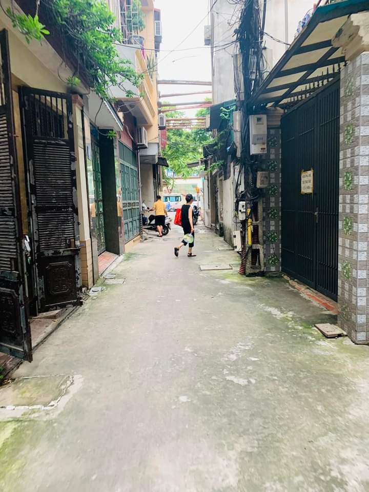Bán nhà khu phân lô quân đội phố Lê Trọng Tấn, Thanh Xuân, gần ô tô, ngõ thẳng tắp, chỉ 6.4 tỷ.