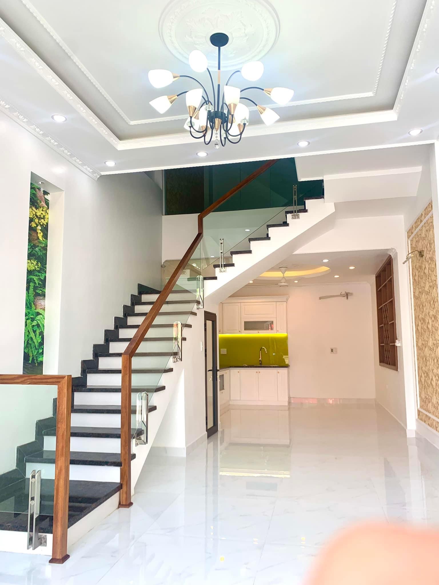 Bán nhà 4 tầng đẹp view vườn hoa khu TĐC Vinhomes, Sở Dầu, Hồng Bàng, Hải Phòng