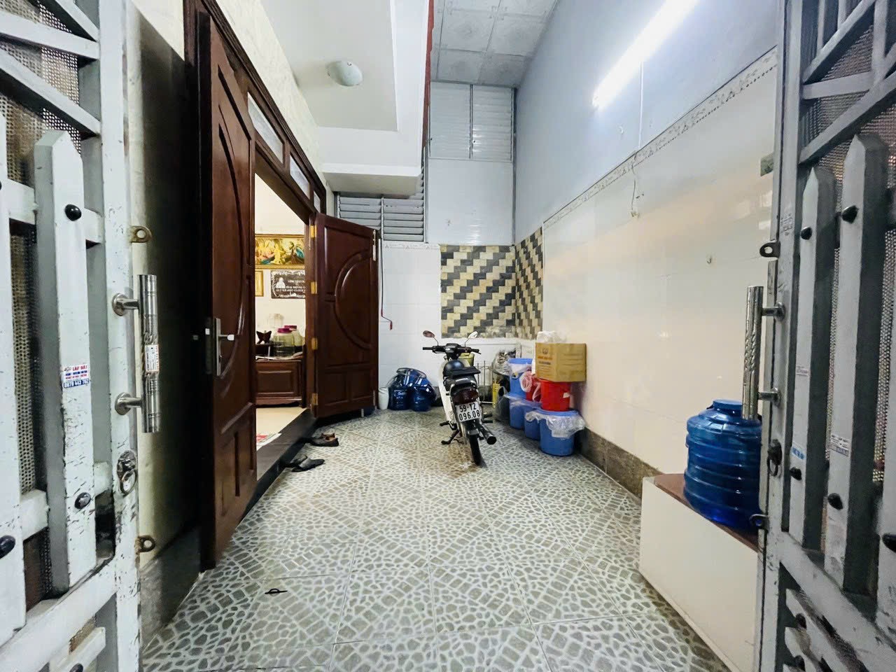 NHÀ ĐẸP NGAY HXH ĐƯỜNG NGUYỄN MINH CHÂU - 8.9 TỶ - DT: 5.5*12m