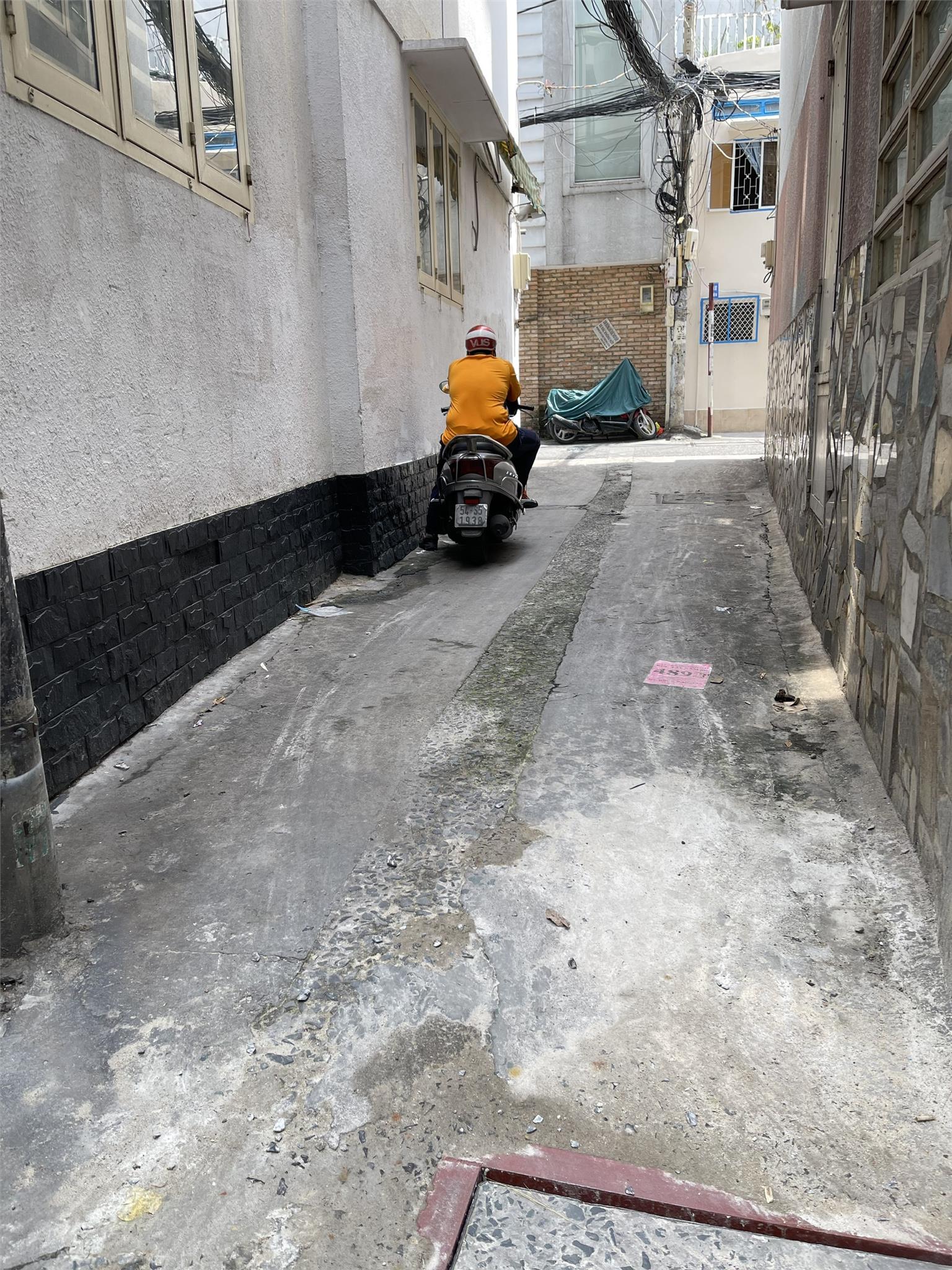 BÁN NHÀ sát HXH NGUYỄN VĂN TRỖI PHÚ NHUẬN- DT 80M2 - NGANG LỚN 7.5m - 3 TẦNG - GIÁ CHỈ 11 TỶ xxx