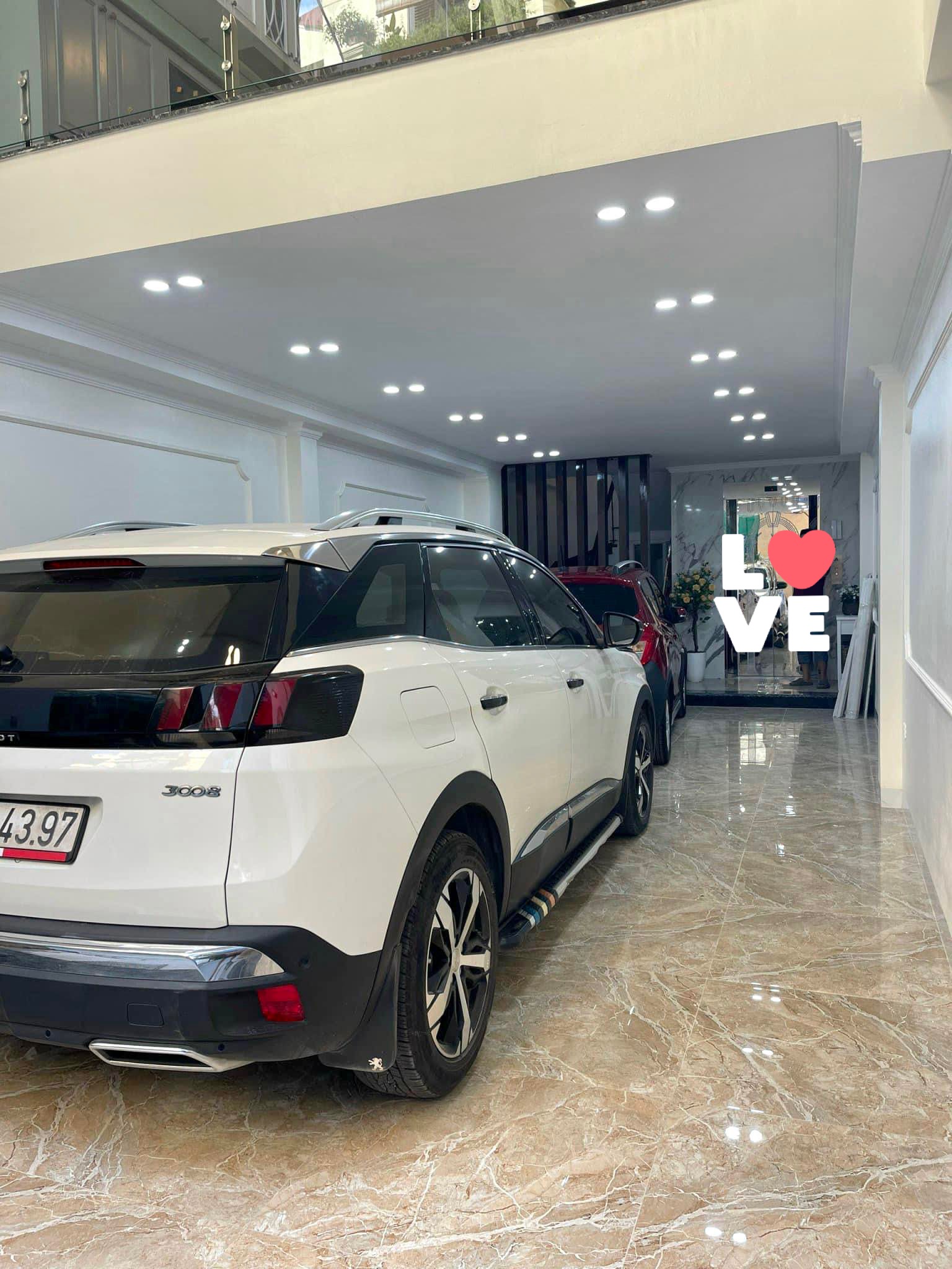 SÁT MẶT PHỐ NGUYỄN VĂN CỪ - BÁN BIỆT THỰ PHÂN LÔ 7 TẦNG THANG MÁY