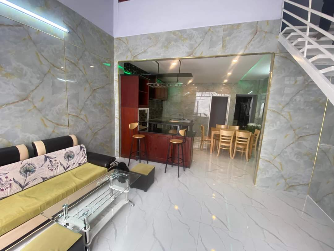 Nhà 2 tầng, trung tâm quận 9. Phường Tăng Nhơn Phú B. Quận 9. 70m2. Ngang 4.5m. Giá 4tỷ3