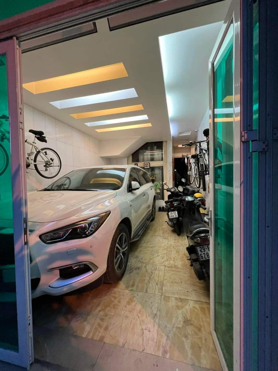 BÁN NHÀ MAI DỊCH - PHÂN LÔ - 6 TẦNG THANG MÁY - 2 THOÁNG - VỈA HÈ ÔTÔ - 15.5 TỶ.