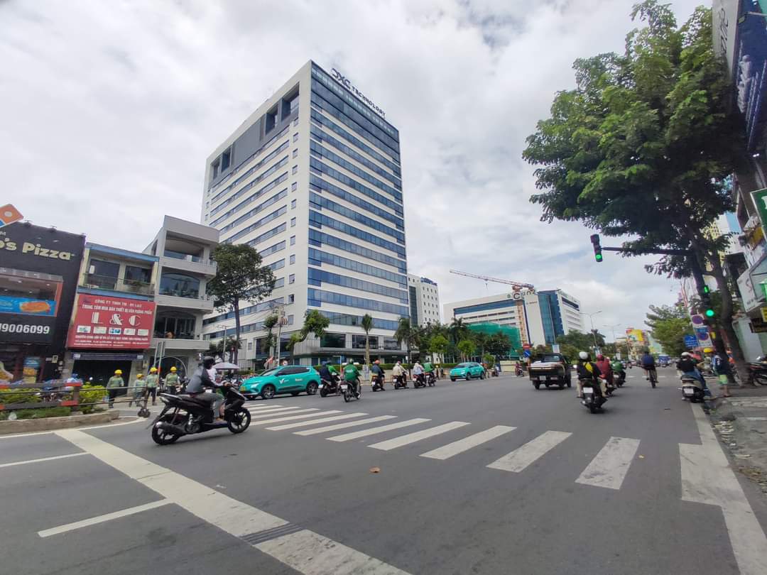 NGAY ETOWN CỘNG HÒA, TÂN BÌNH- NGANG LỚN 5M GẦN MẶT TIỀN CHỈ 8 TỶ NHỈNH