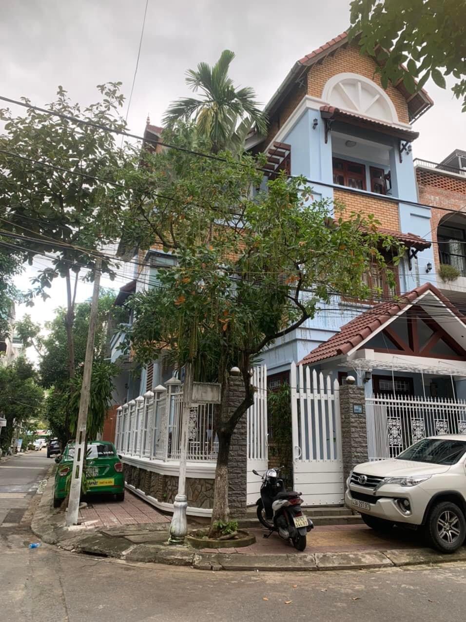 Siêu biệt thự đẹp, giá rẻ, 3 tầng, 140m2, đường Hải Hồ, quận Hải Châu