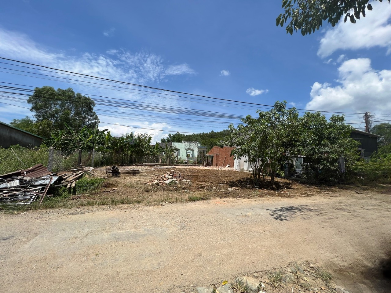 Bán đất Diên Đồng có thổ cư mặt tiền đường nhựa liên xã